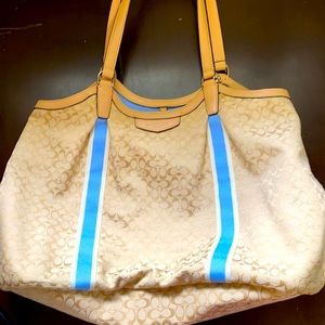 Authentic Coach shoulder bag